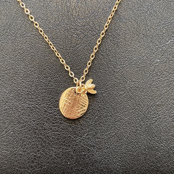 NWT Park Lane Honey layered Bee with medallion necklace with extender - Picture 4 of 12